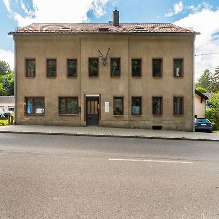 Modern Apartment In Sebnitz With A Terrace In Sebnitz Bagian luar foto