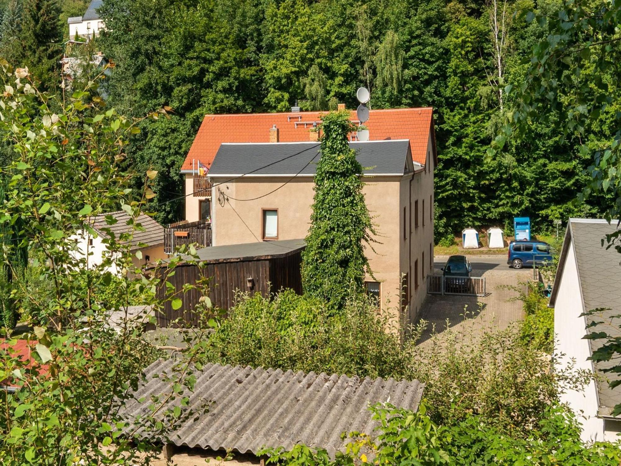 Modern Apartment In Sebnitz With A Terrace In Sebnitz Bagian luar foto