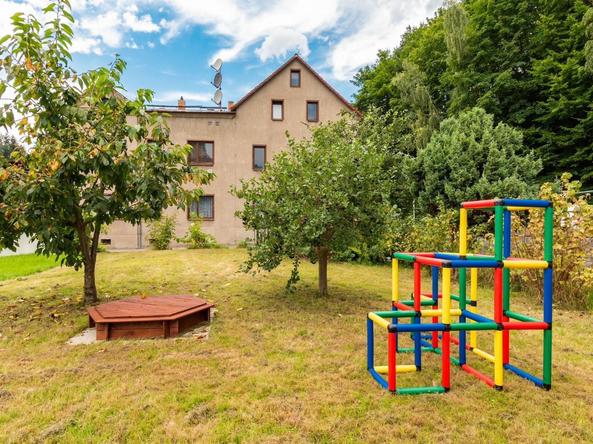 Modern Apartment In Sebnitz With A Terrace In Sebnitz Bagian luar foto